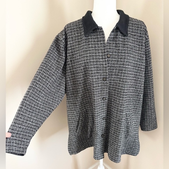 L.L. Bean Vintage Black White Houndstooth Plaid Lightweight Shacket - Picture 3 of 9